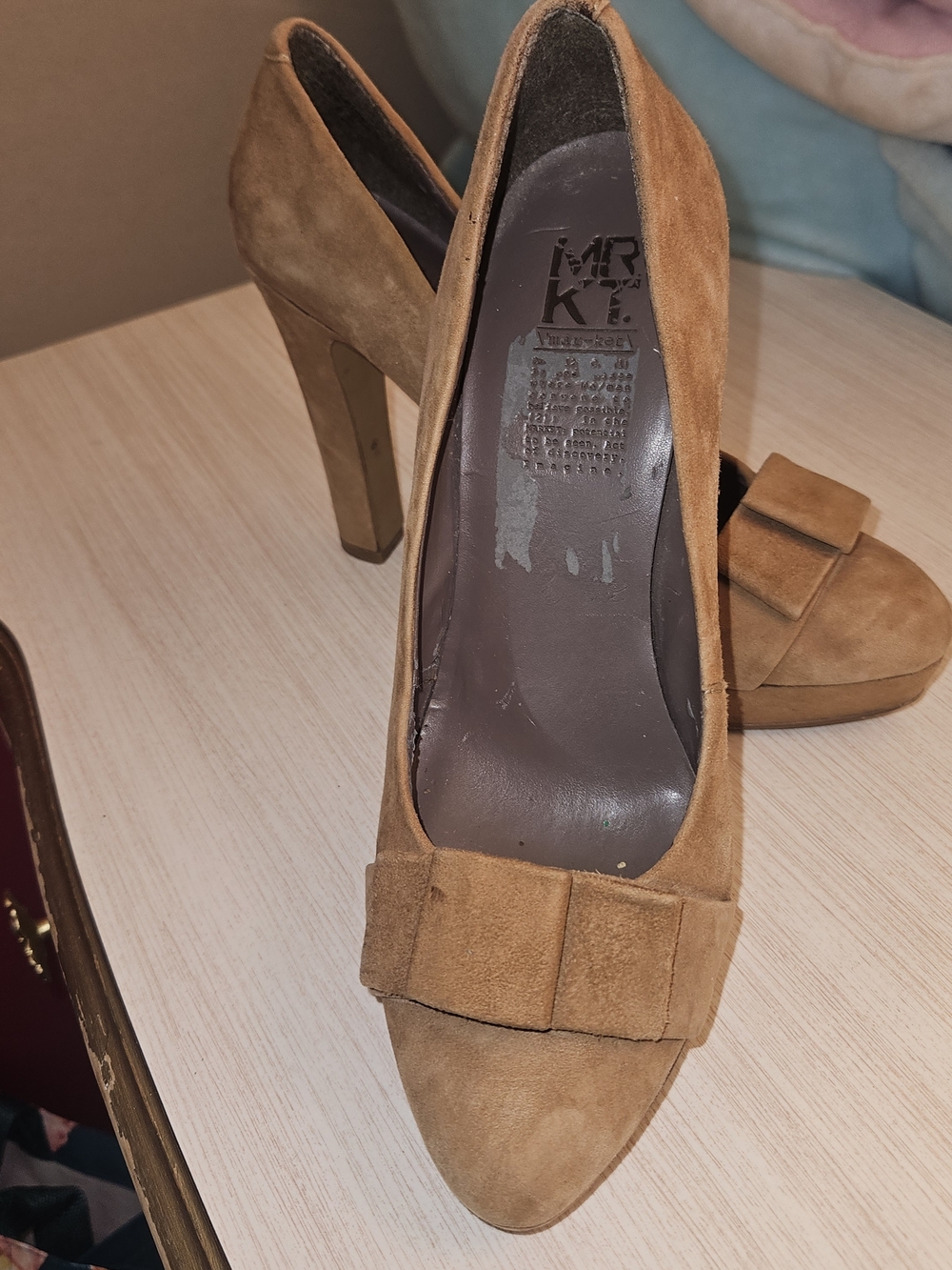 Suede Bow Platform Pump in Tan